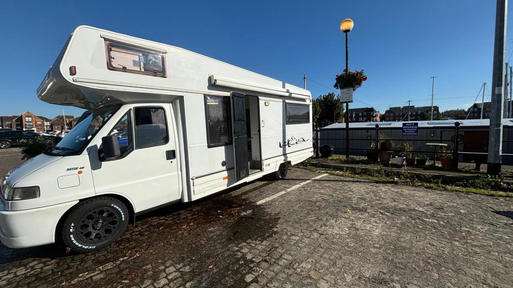 ホテル Cool Wheels On The Waterfront リヴァプール エクステリア 写真